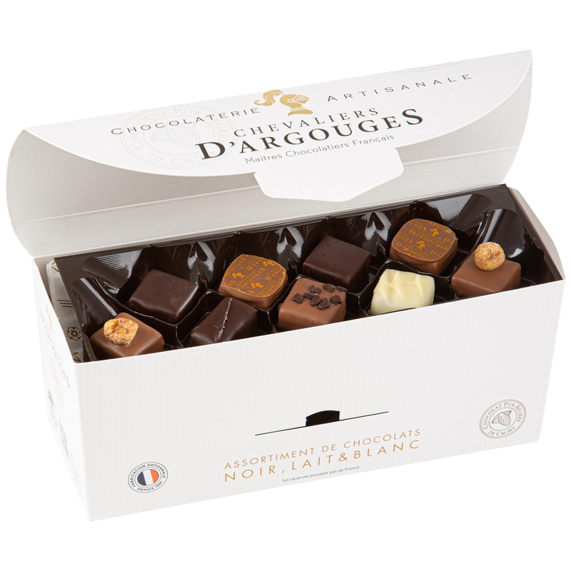 CHEVALIERS D’ARGOUGES French Master Chocolatiers – Assortment of dark chocolates 70% milk 33% and white – Ballotin tastin