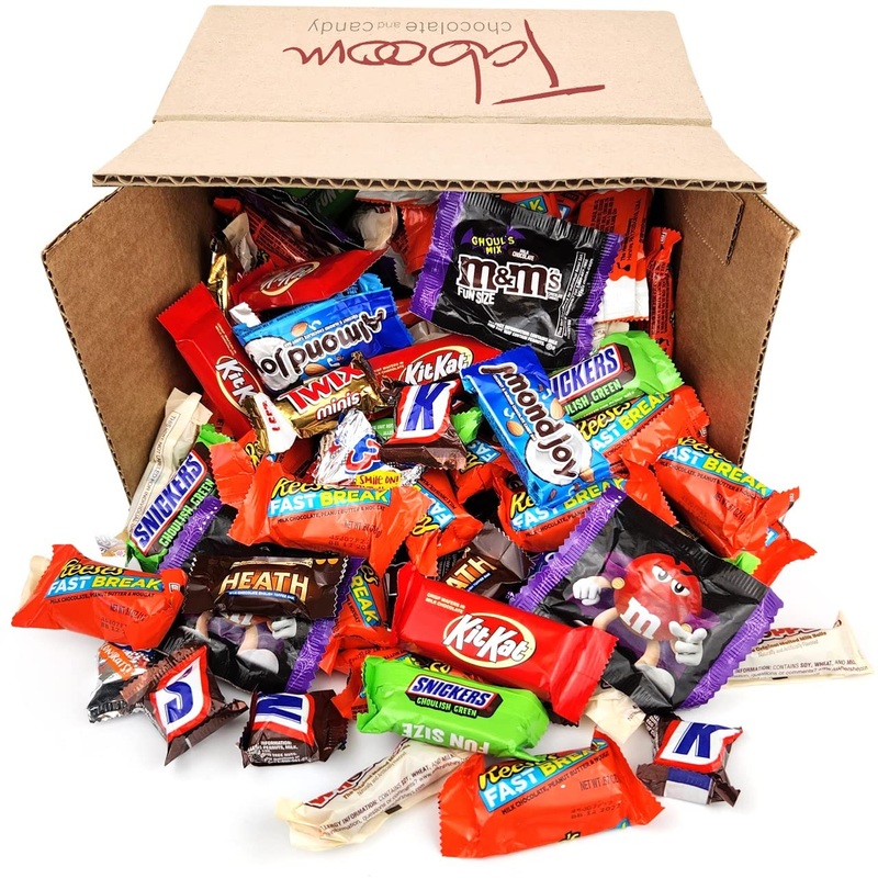 Halloween Chocolate, Individually Wrapped: Variety Pack With Hershey’s Miniatures, Reese’s Mini PB Cups, Kit Kat Mini, And More, 5 LB Box