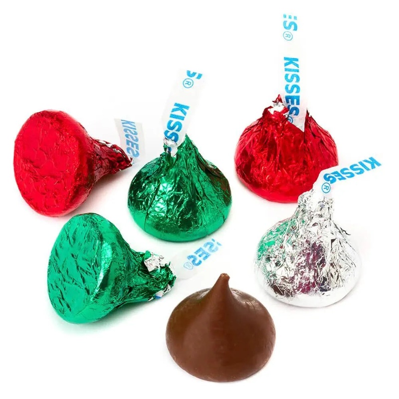 Hershey’s Kisses Christmas Foiled Milk Chocolate Candy: 335-Piece Bag