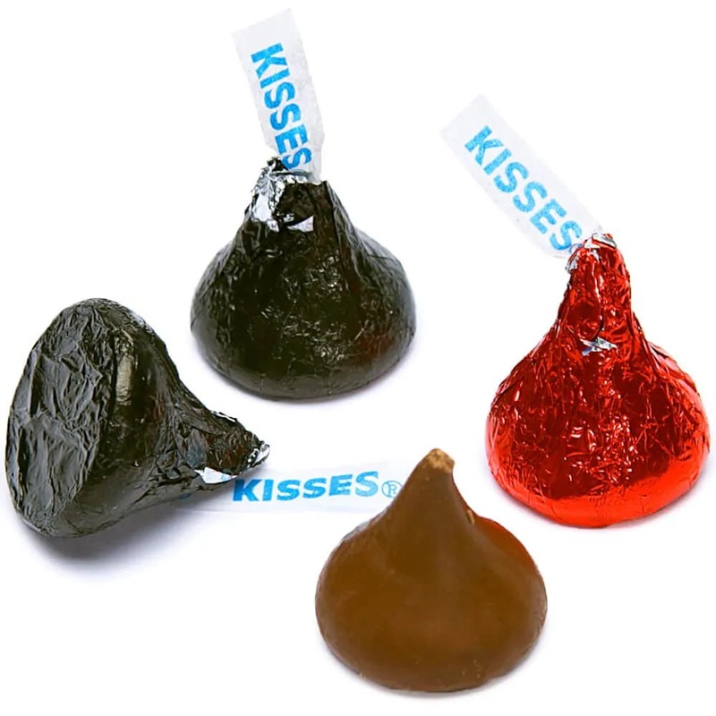 Hershey’s Kisses Color Combo – Red and Black: 800-Piece Box