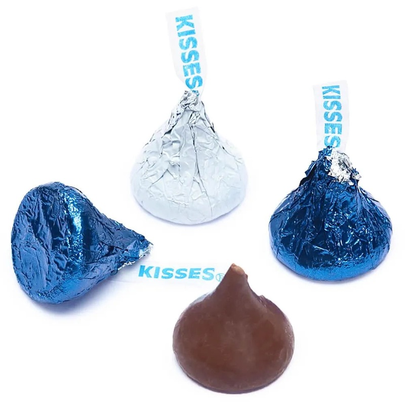 Hershey’s Kisses Color Combo – Dark Blue and White: 800-Piece Box