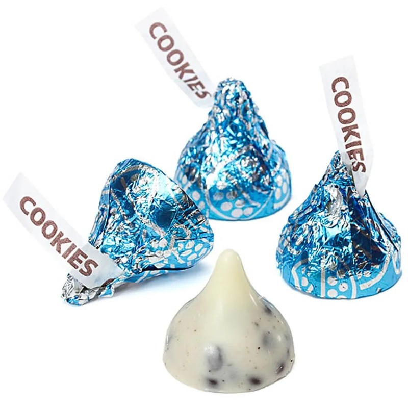 Hershey’s Kisses Blue Foiled Cookies n Creme Candy: 70-Piece Bag
