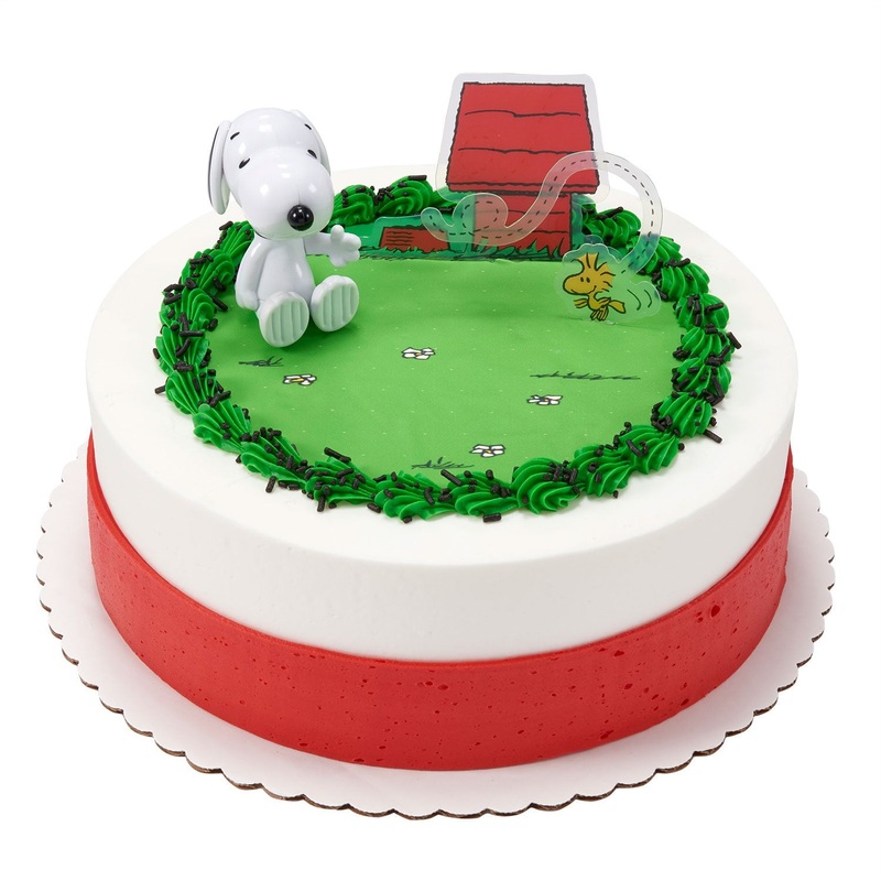 Peanuts 10″ Round Double Layer Cake