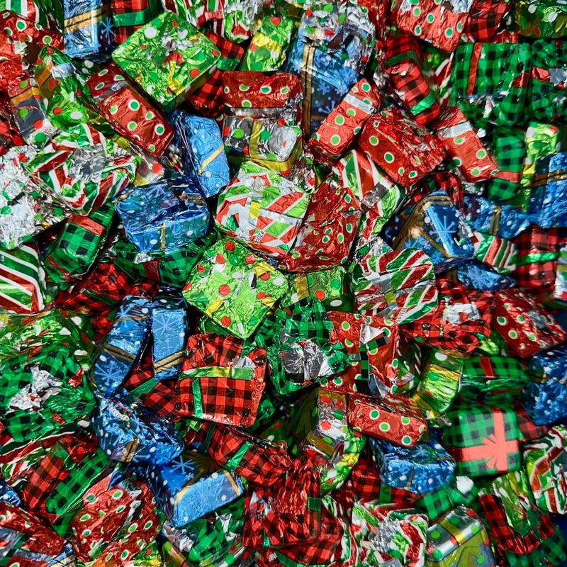 Milk Chocolate Mini Wrapped Gifts – 24lb