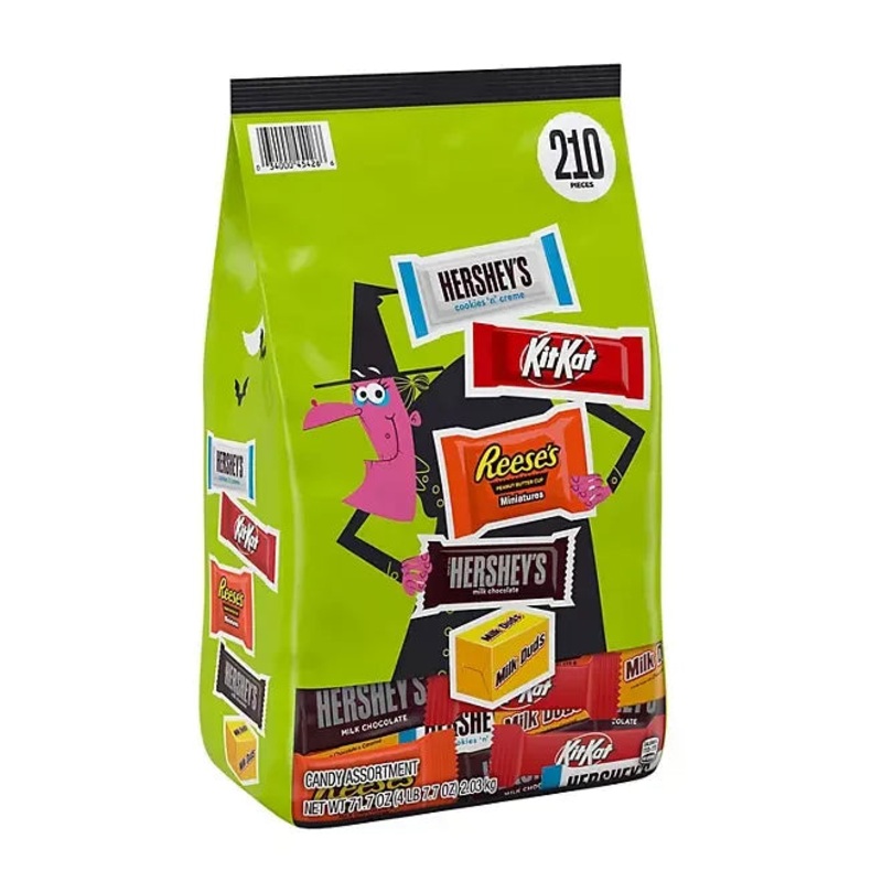 Hershey’s Halloween Candy Assortment: 210-Piece Bag