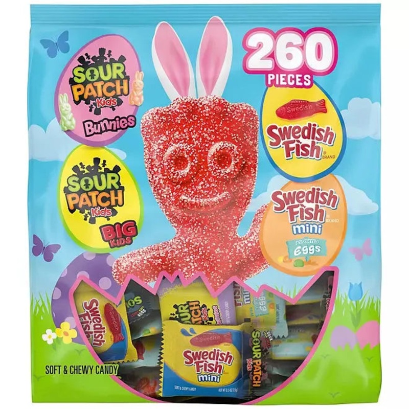 Sour Patch Kids & Swedish Fish Easter Gummy Candy: 260-Piece Bag