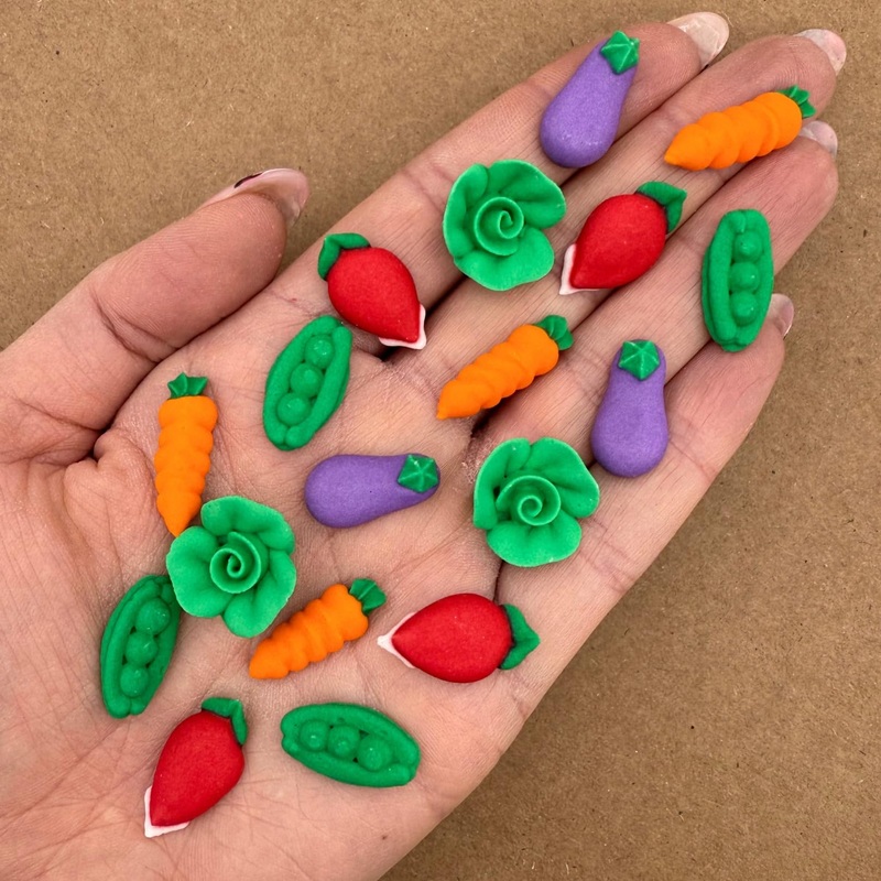 18 Vegetable Icing Shapes By Simply Sucr   (36 Vegetables)